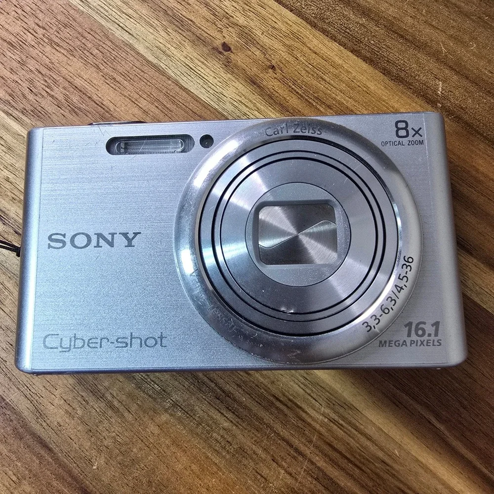 Sony CyberShot DSC-W730 Digital Camera Silver 16.1MP 8x Zoom Digicam Bundle WORK
